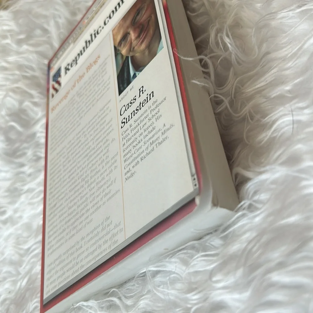 Softcover Book Republic.Com by Cass R. Sunstein Revenge of the Blogs